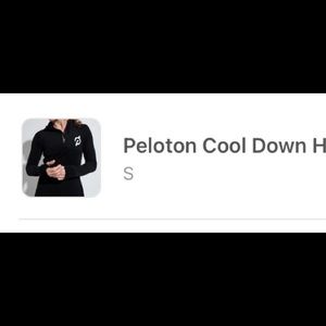 Peloton half zip size small